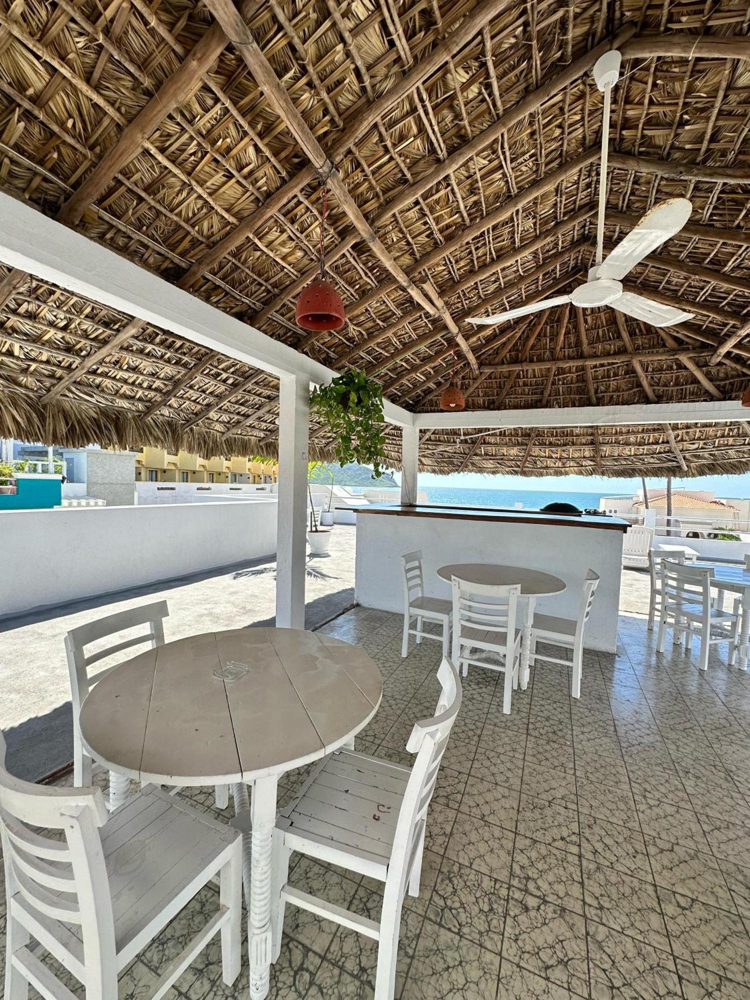 Creta Hotel & Suites Mazatlan Exterior photo